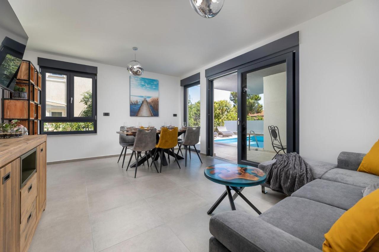 Luxury Villa Adria Apartments Krk Town Buitenkant foto