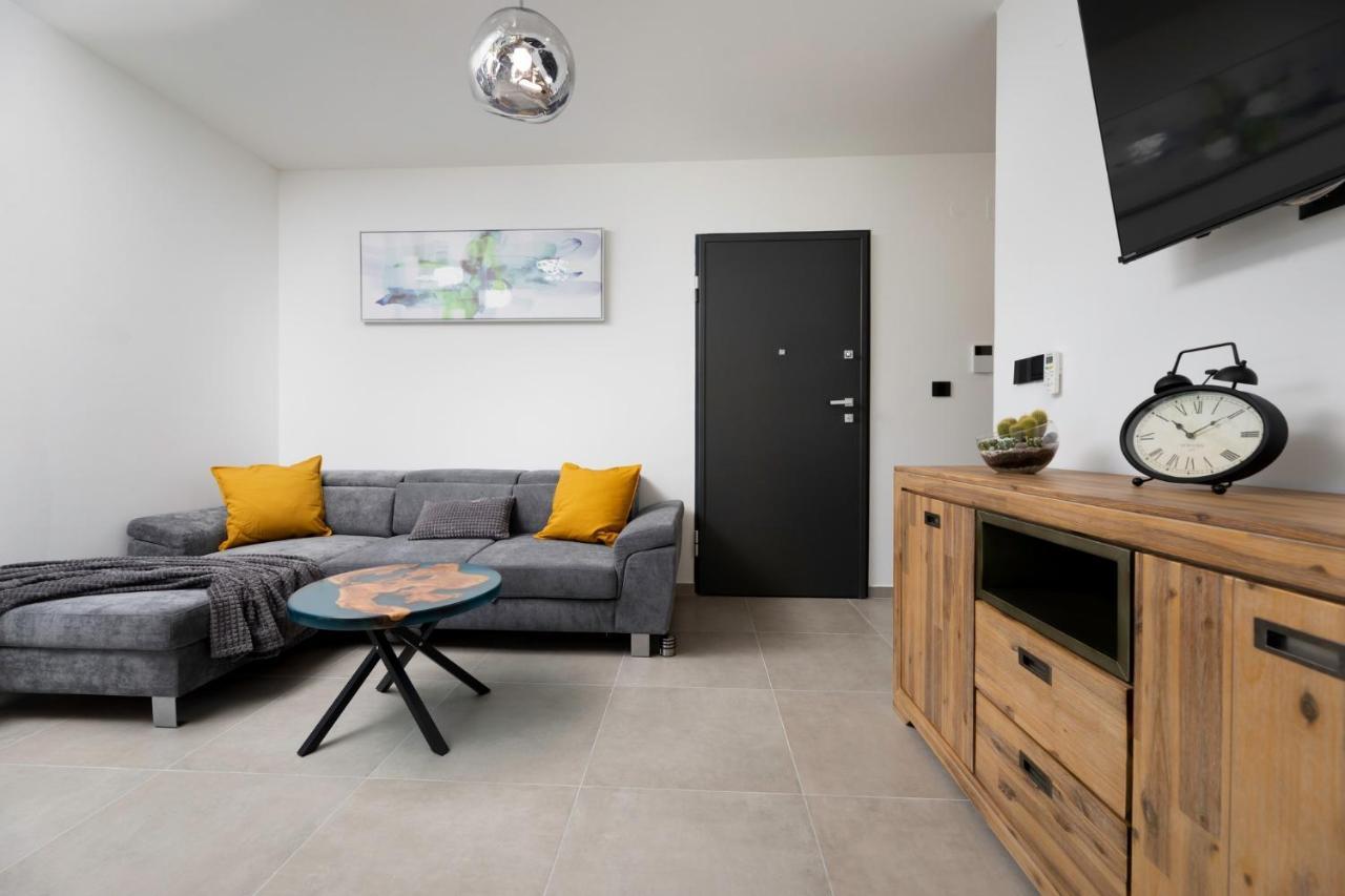 Luxury Villa Adria Apartments Krk Town Buitenkant foto