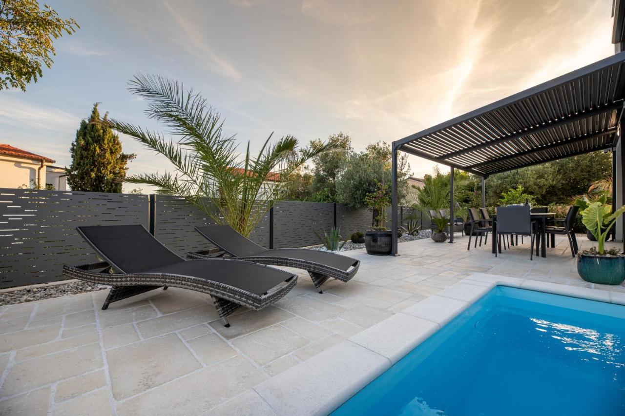 Luxury Villa Adria Apartments Krk Town Buitenkant foto