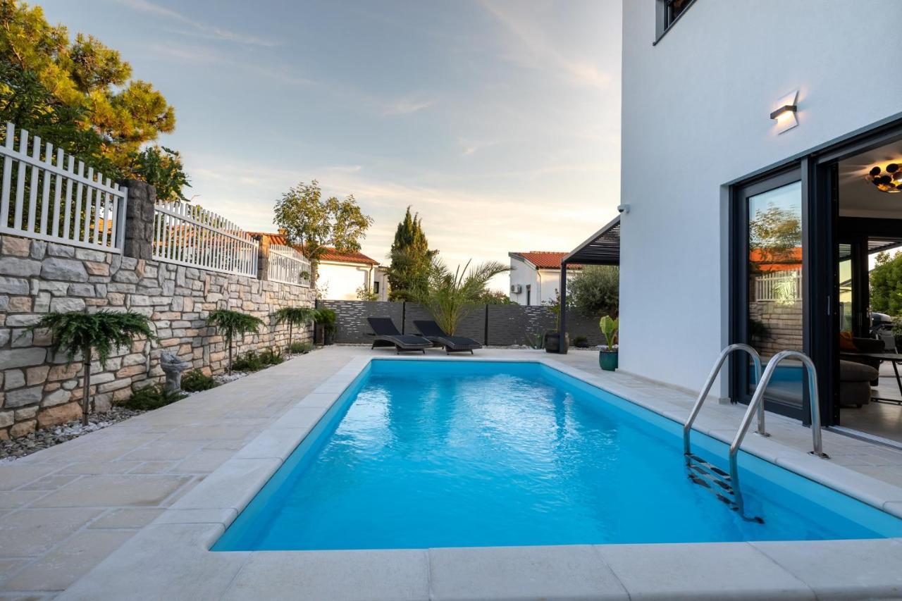 Luxury Villa Adria Apartments Krk Town Buitenkant foto