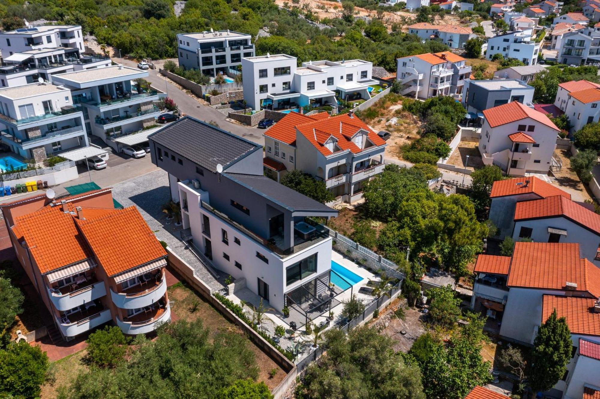 Luxury Villa Adria Apartments Krk Town Buitenkant foto
